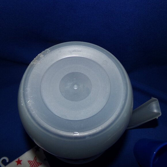 New - Stars & Stripes 1gal Plastic Pitcher, 4 Blue Plastic Cups, Stars Tea Towel - Picture 7 of 7